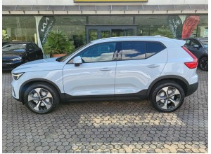 VOLVO XC40 CORE B3 KM ZERO 08/2026 5 ANNI DI GARANZIA